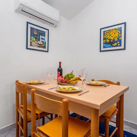 Stunning In With Kitchen Malinska