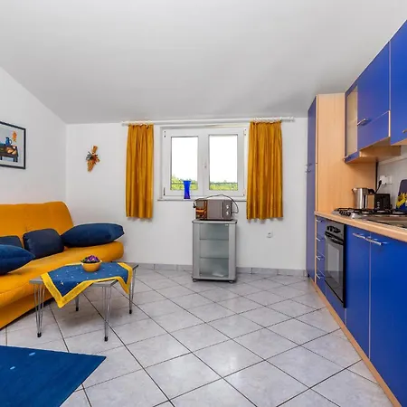Stunning In With Kitchen Διαμέρισμα Malinska