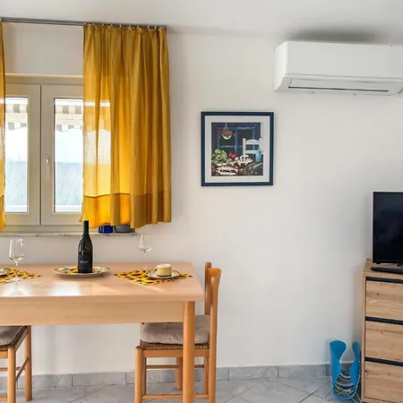 Apartment Amazing In With Wifi Malinska